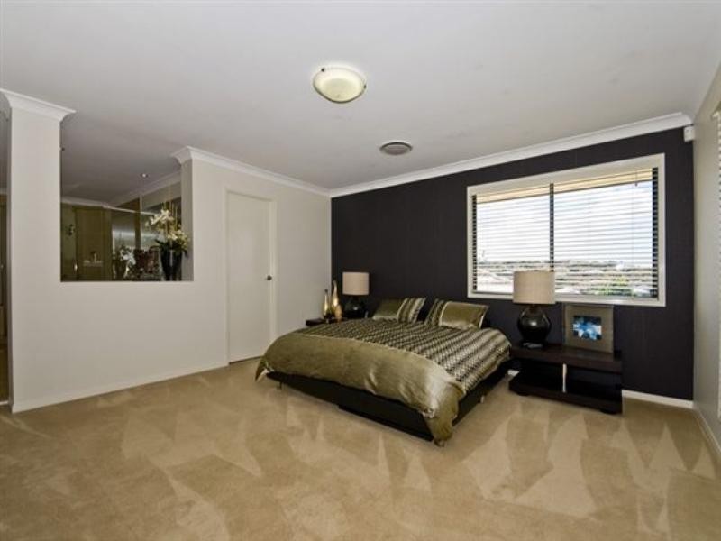 27 Mellum Circuit, Pacific Pines QLD 4211