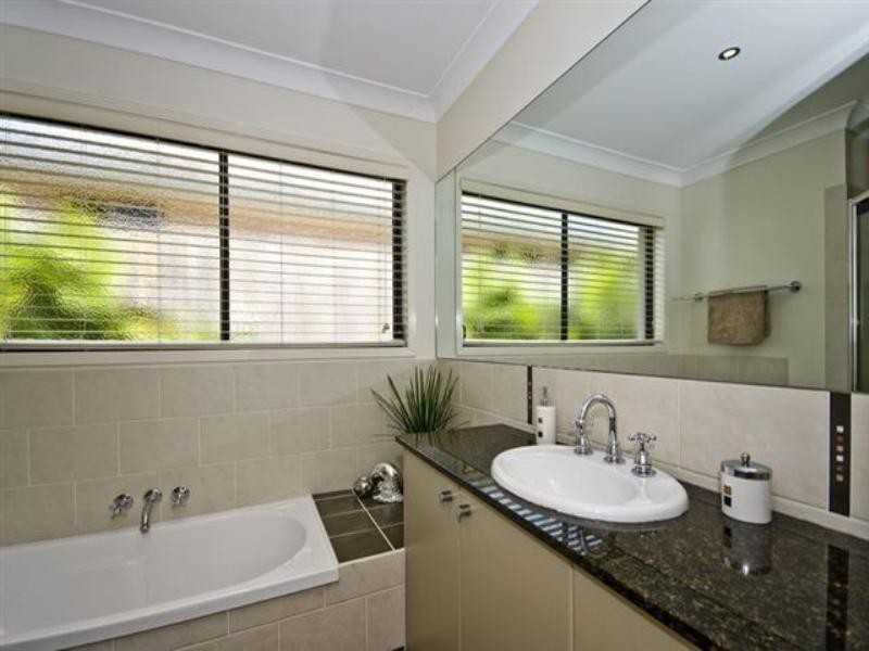 27 Mellum Circuit, Pacific Pines QLD 4211