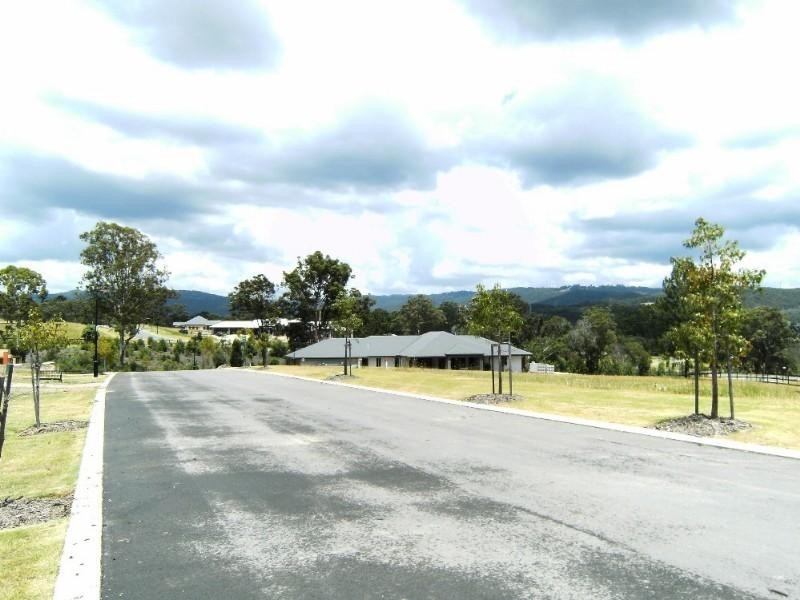 7 Summer Hill Crescent, Maudsland QLD 4210