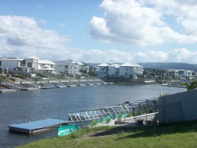 24 Quayside Drive, Helensvale QLD 4212