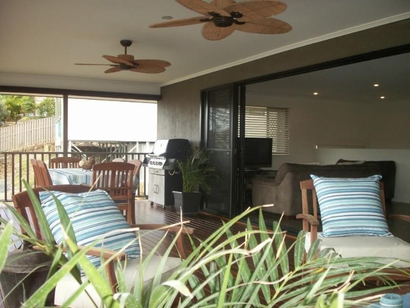 10 Angourie Crescent, Pacific Pines QLD 4211