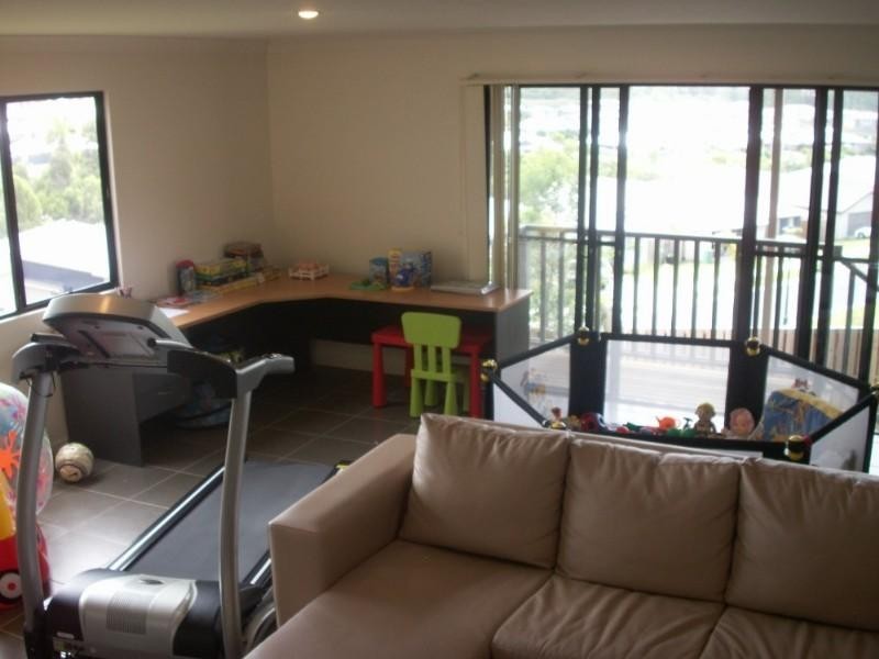 10 Angourie Crescent, Pacific Pines QLD 4211