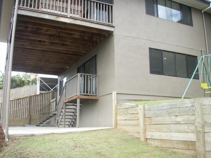 10 Angourie Crescent, Pacific Pines QLD 4211