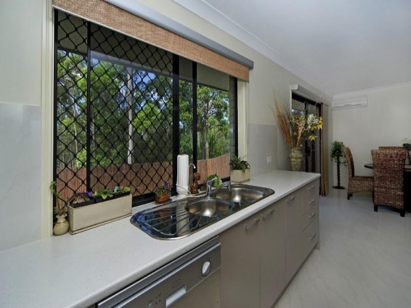 1/16 Penrhyn Street, Pacific Pines QLD 4211