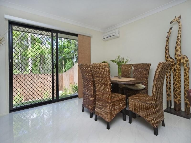 1/16 Penrhyn Street, Pacific Pines QLD 4211
