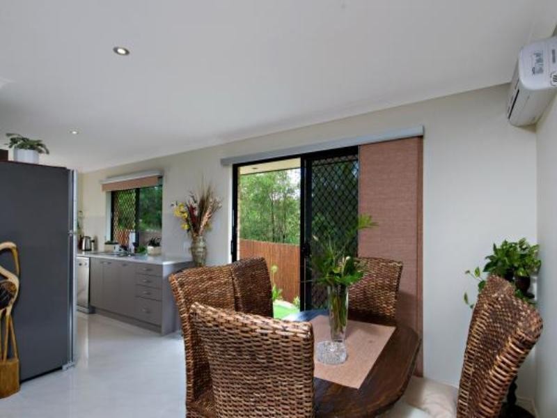 1/16 Penrhyn Street, Pacific Pines QLD 4211