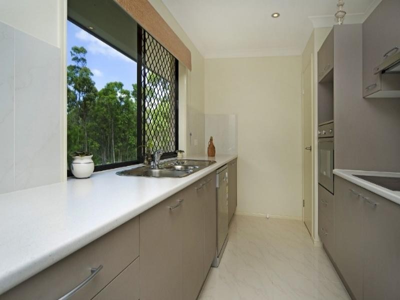 2/16 Penrhyn Street, Pacific Pines QLD 4211