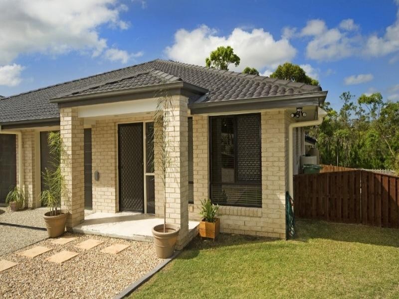 2/16 Penrhyn Street, Pacific Pines QLD 4211