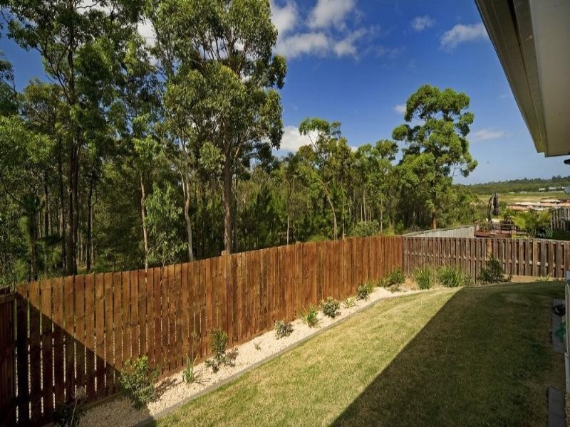 2/16 Penrhyn Street, Pacific Pines QLD 4211