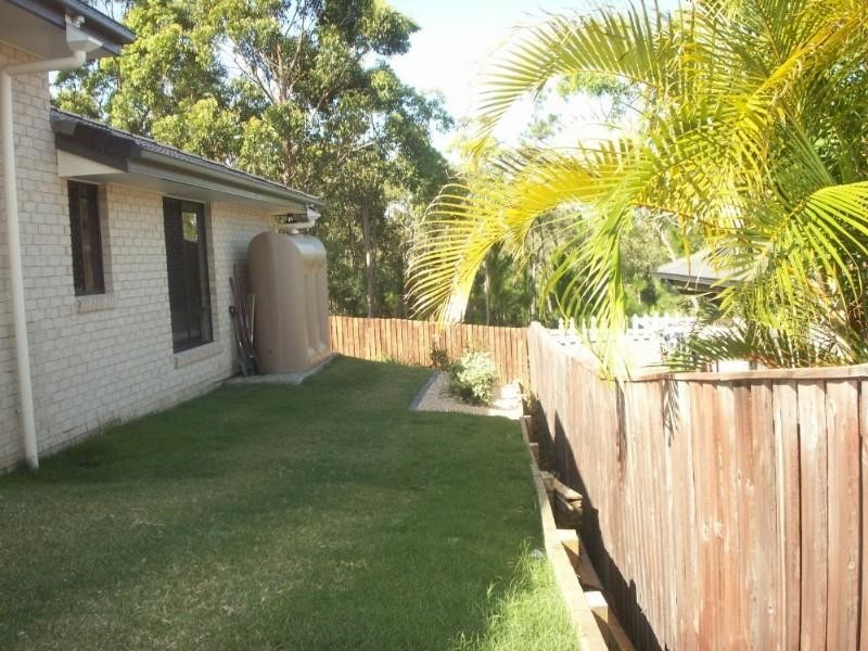 2/16 Penrhyn Street, Pacific Pines QLD 4211