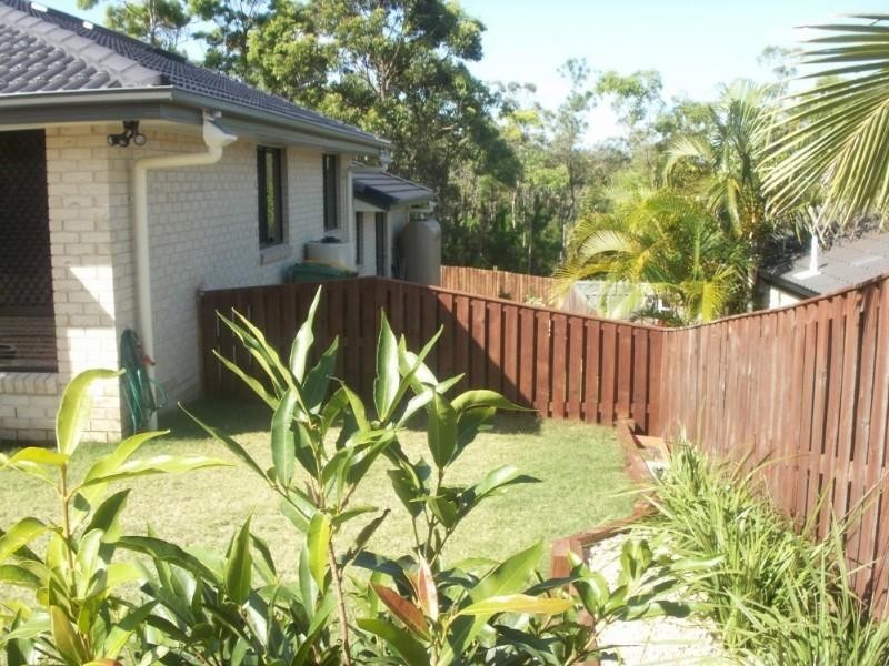 2/16 Penrhyn Street, Pacific Pines QLD 4211