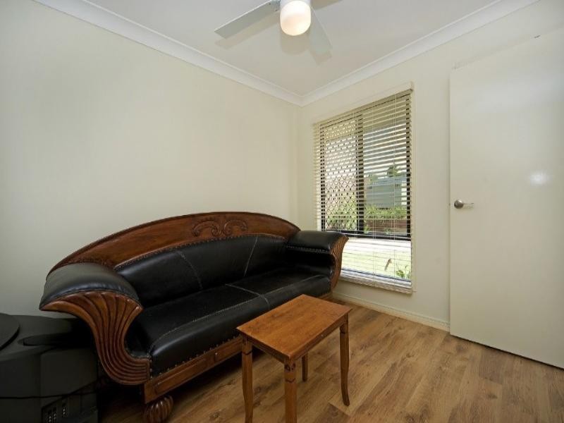 2/16 Penrhyn Street, Pacific Pines QLD 4211