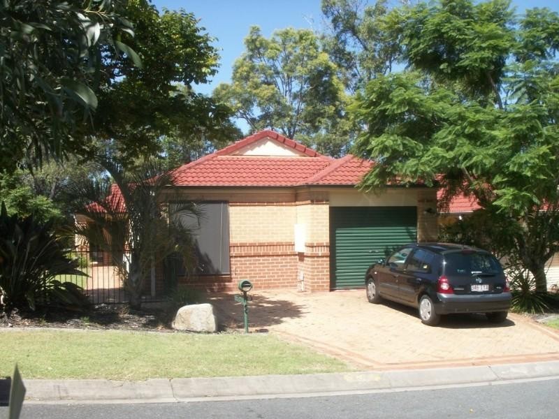 20 Doyalson Place, Helensvale QLD 4212