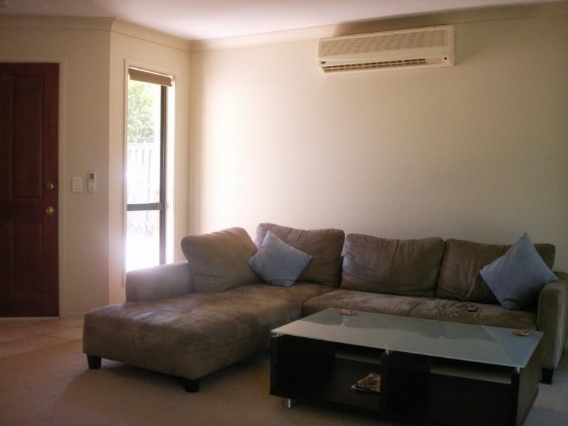 20 Doyalson Place, Helensvale QLD 4212