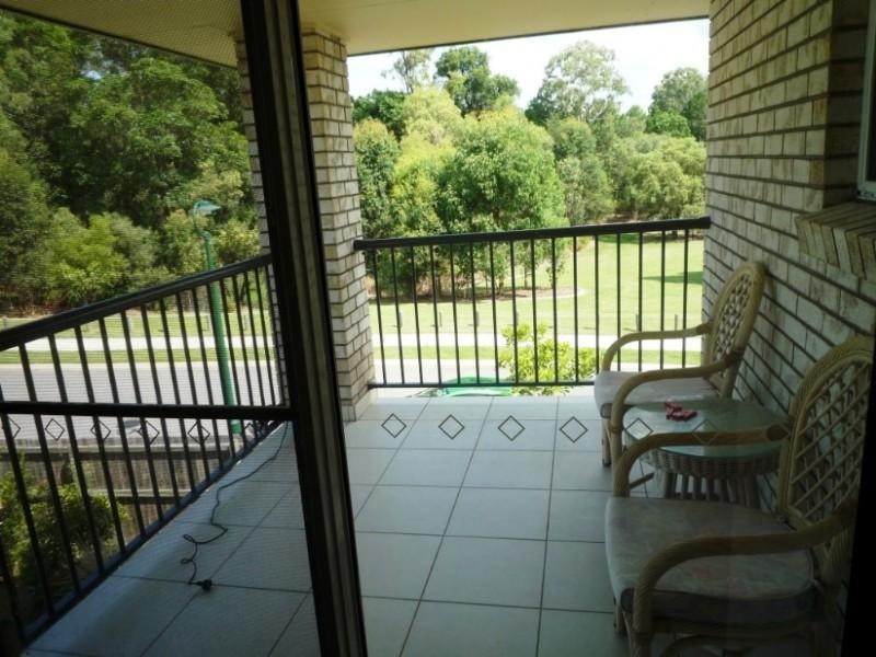 2/2 Macdonald Avenue, Upper Coomera QLD 4209