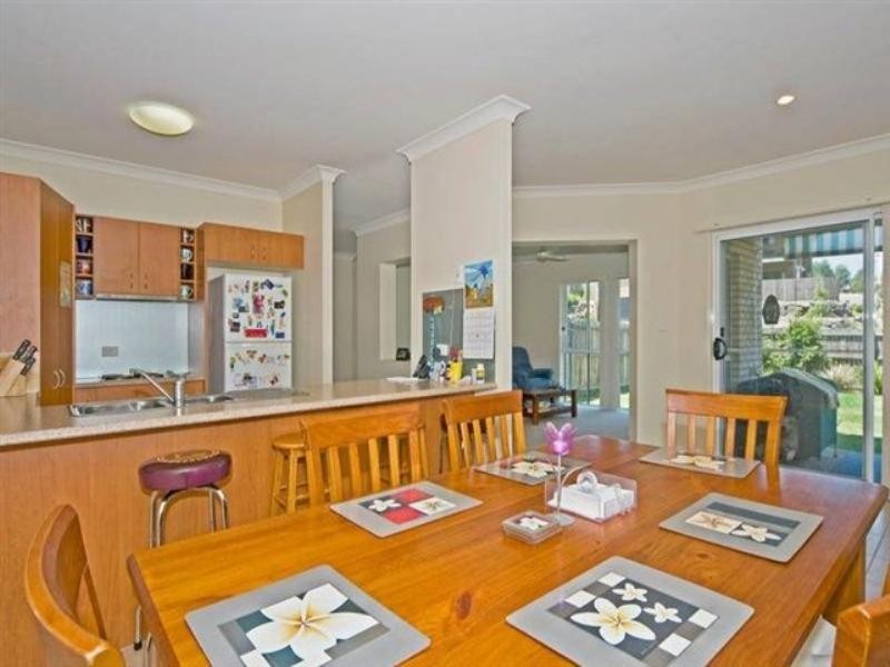 2/2 Macdonald Avenue, Upper Coomera QLD 4209