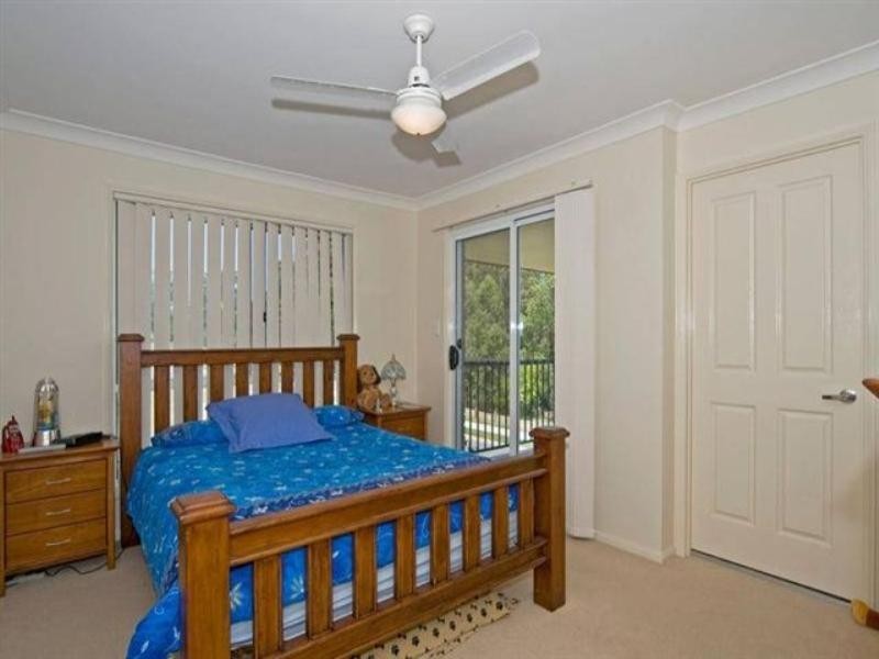 2/2 Macdonald Avenue, Upper Coomera QLD 4209