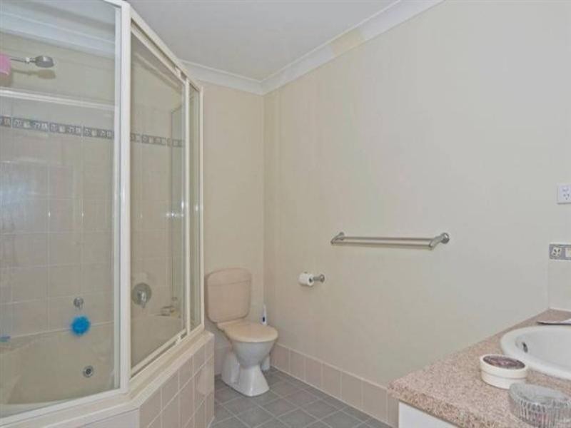 2/2 Macdonald Avenue, Upper Coomera QLD 4209