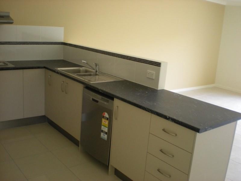 Pacific Pines QLD 4211