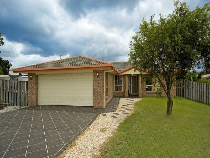 15 Maui Crescent, Oxenford QLD 4210