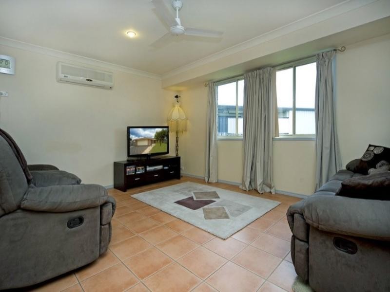 15 Maui Crescent, Oxenford QLD 4210