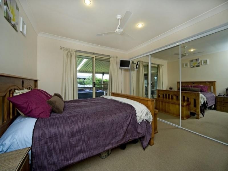 15 Maui Crescent, Oxenford QLD 4210