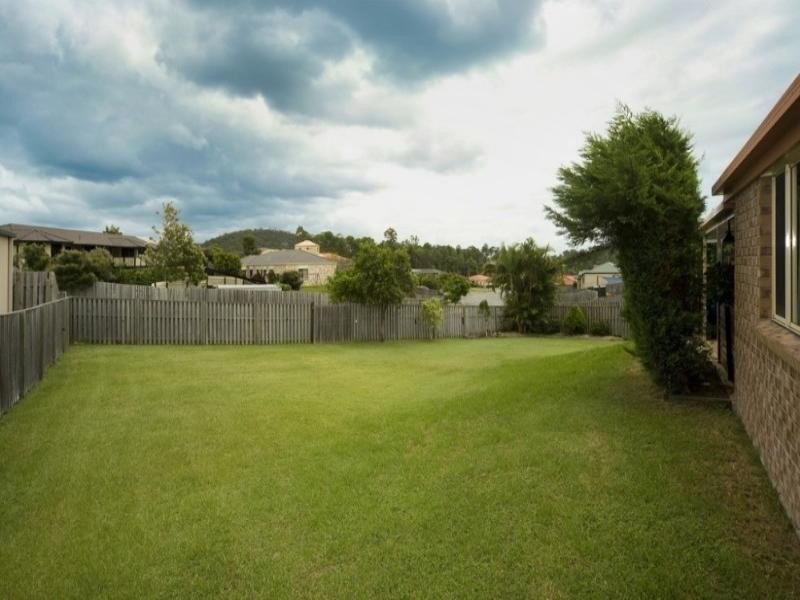 15 Maui Crescent, Oxenford QLD 4210