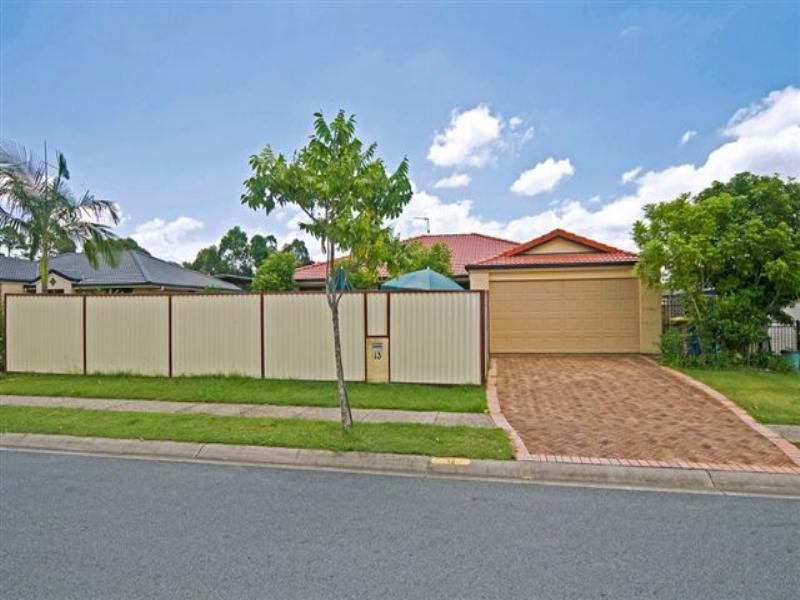 13 Catchlove Street, Maudsland QLD 4210