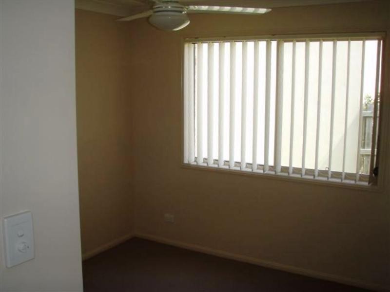 2/15 Sandhurst Crescent, Upper Coomera QLD 4209