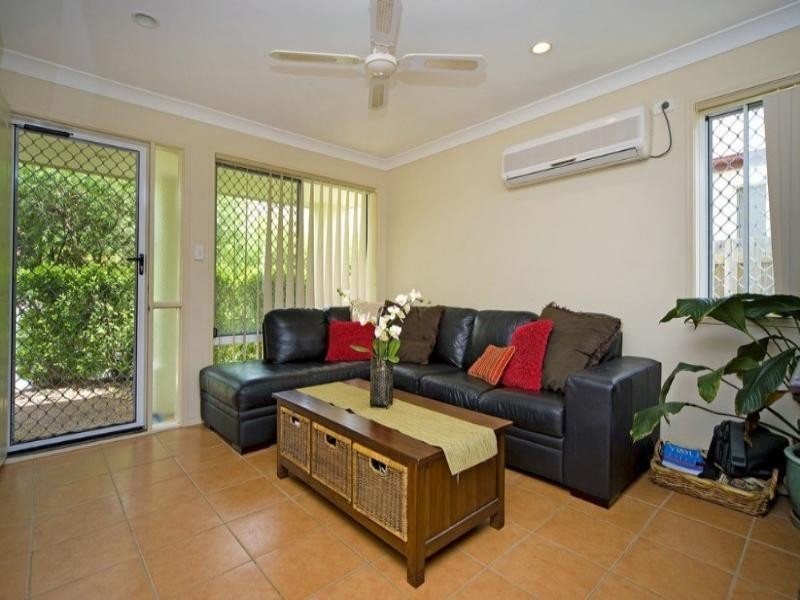 61/74 Universal Drive, Pacific Pines QLD 4211