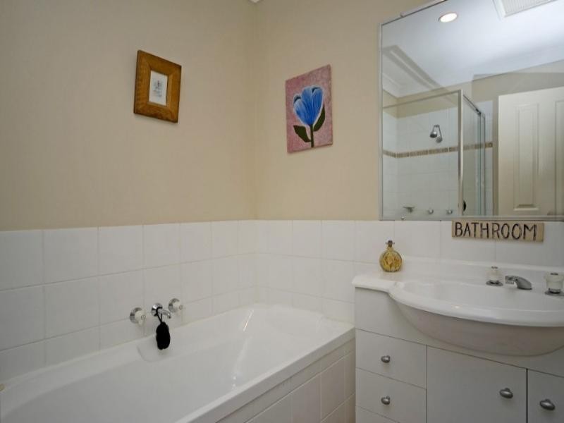 61/74 Universal Drive, Pacific Pines QLD 4211