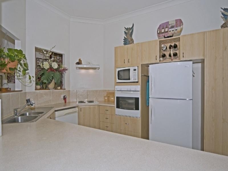 15 Bellona Court, Pacific Pines QLD 4211