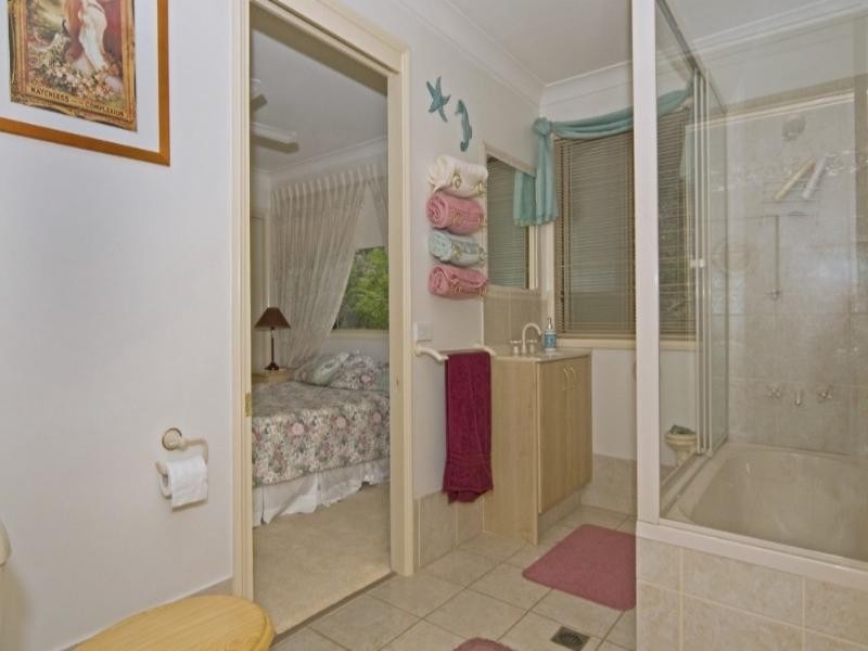15 Bellona Court, Pacific Pines QLD 4211