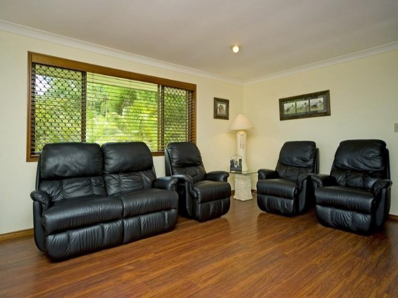 25 Mullewa Crescent, Helensvale QLD 4212