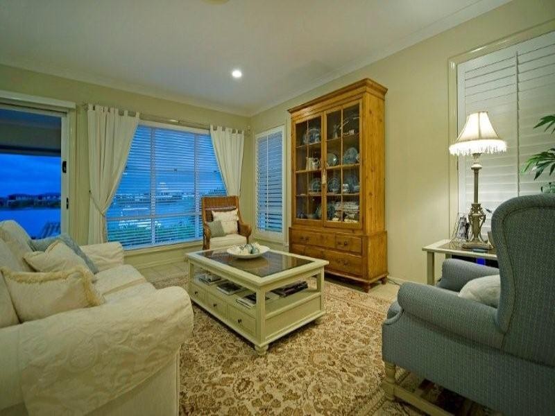 510 Oyster Cove Promenade, Helensvale QLD 4212