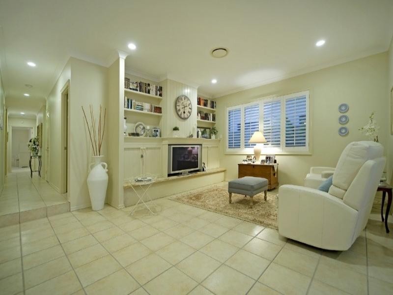 510 Oyster Cove Promenade, Helensvale QLD 4212