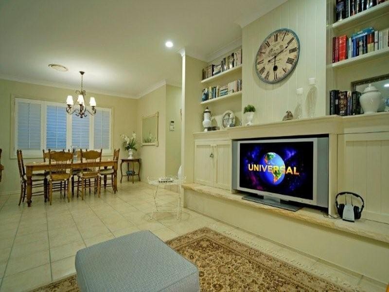 510 Oyster Cove Promenade, Helensvale QLD 4212