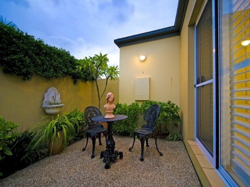 510 Oyster Cove Promenade, Helensvale QLD 4212