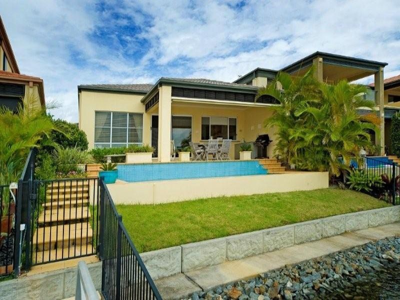 510 Oyster Cove Promenade, Helensvale QLD 4212