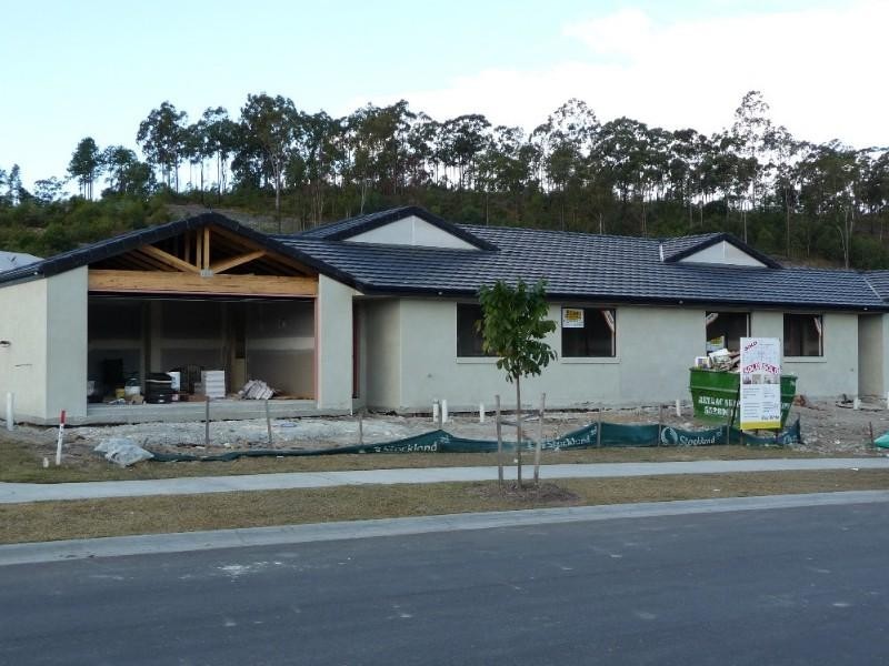 2/lot 594 Gascoyne Street, Pacific Pines QLD 4211