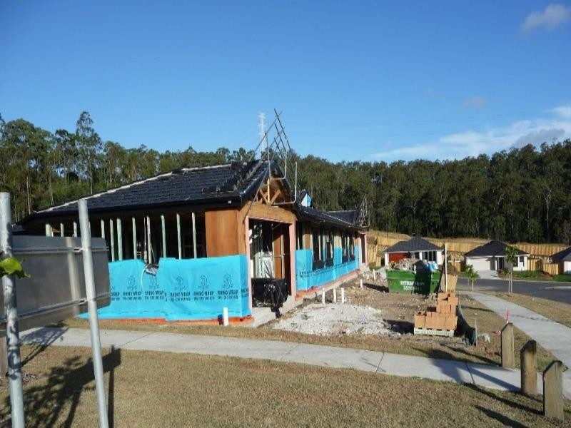 2/lot 594 Gascoyne Street, Pacific Pines QLD 4211