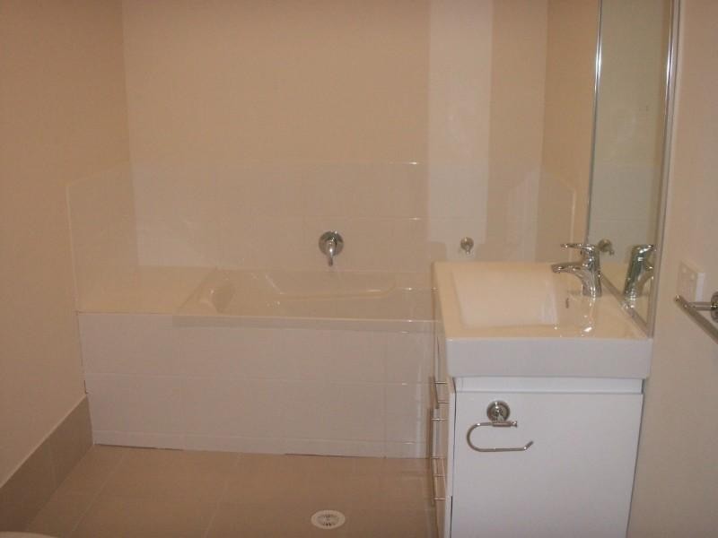 2/lot 594 Gascoyne Street, Pacific Pines QLD 4211