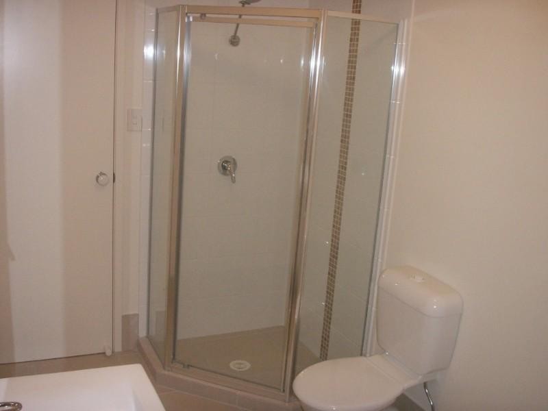 2/lot 594 Gascoyne Street, Pacific Pines QLD 4211