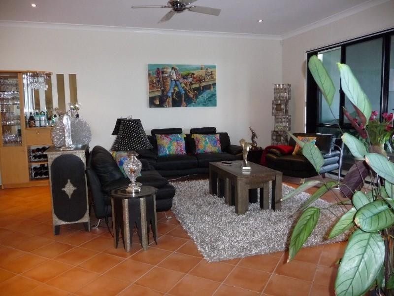 53 Highvale Drive, Helensvale QLD 4212