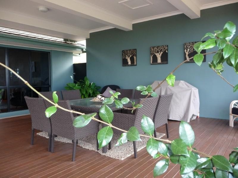 53 Highvale Drive, Helensvale QLD 4212