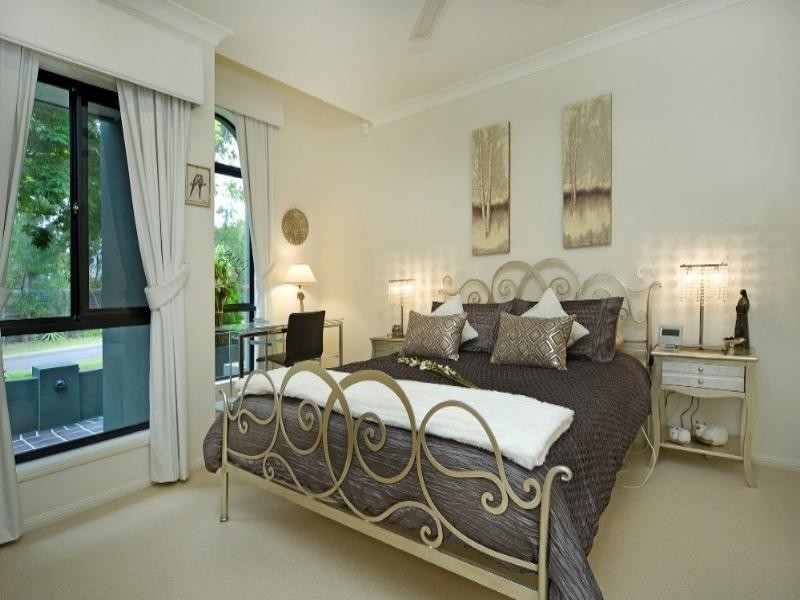 53 Highvale Drive, Helensvale QLD 4212