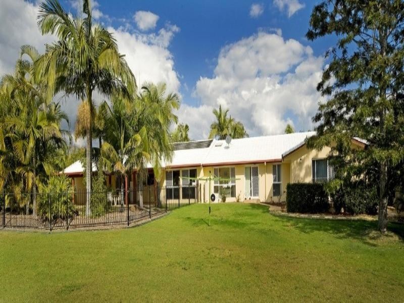 39 Rivertree Avenue, Helensvale QLD 4212