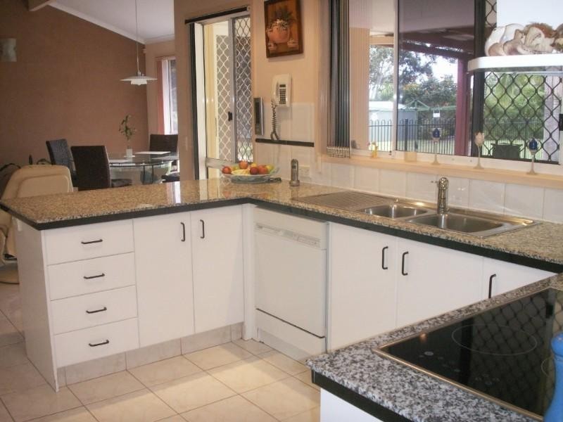 39 Rivertree Avenue, Helensvale QLD 4212