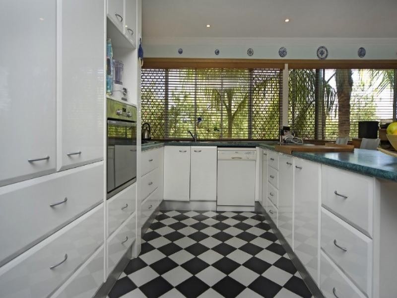 22 Saltash Street, Labrador QLD 4215