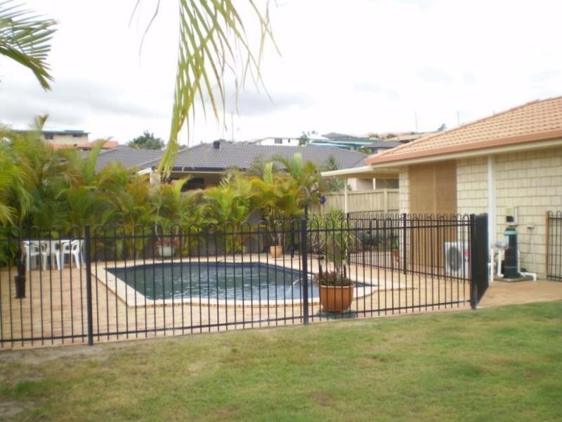 6 Rimatara Ri, Pacific Pines QLD 4211
